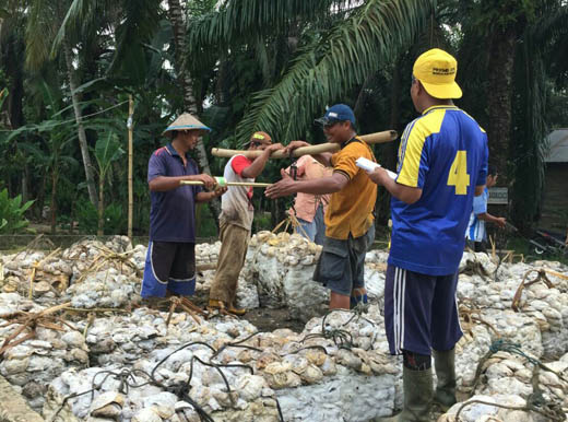 Hindari Curang, Toke Karet di Rambah Muda Rohul Wajib Pakai Timbangan Desa